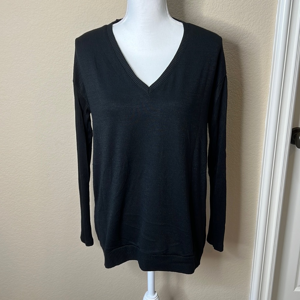 GAP Softspun Long Sleeve V-Neck Shirt